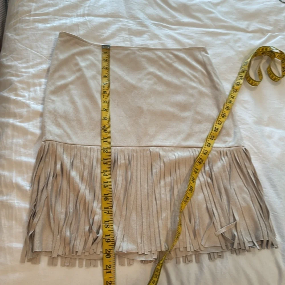 Flash 🔥sale🔥Woman NWT sand colored skirt
